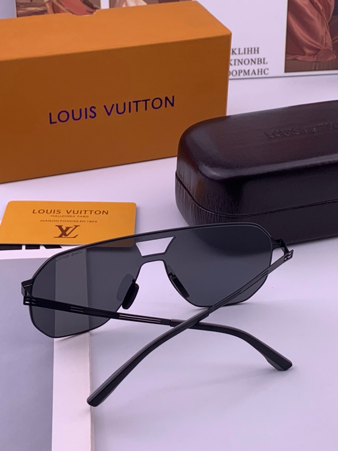 Louis Vuitton L010 Fashion Gold Lens Sunglasses for Men & Women - 357634 - detail image 5
