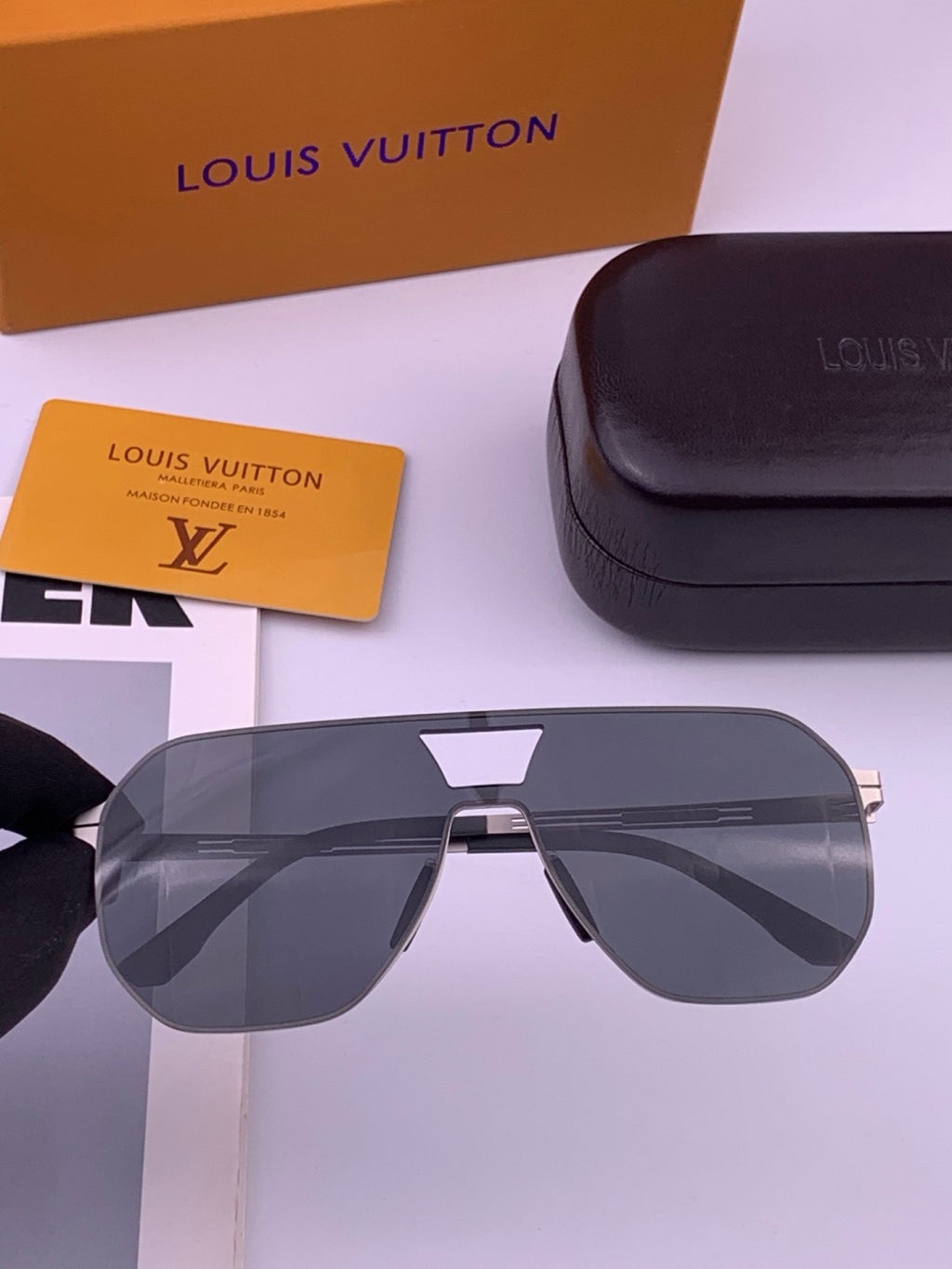 Louis Vuitton L010 Fashion Gold Lens Sunglasses for Men & Women - 357635