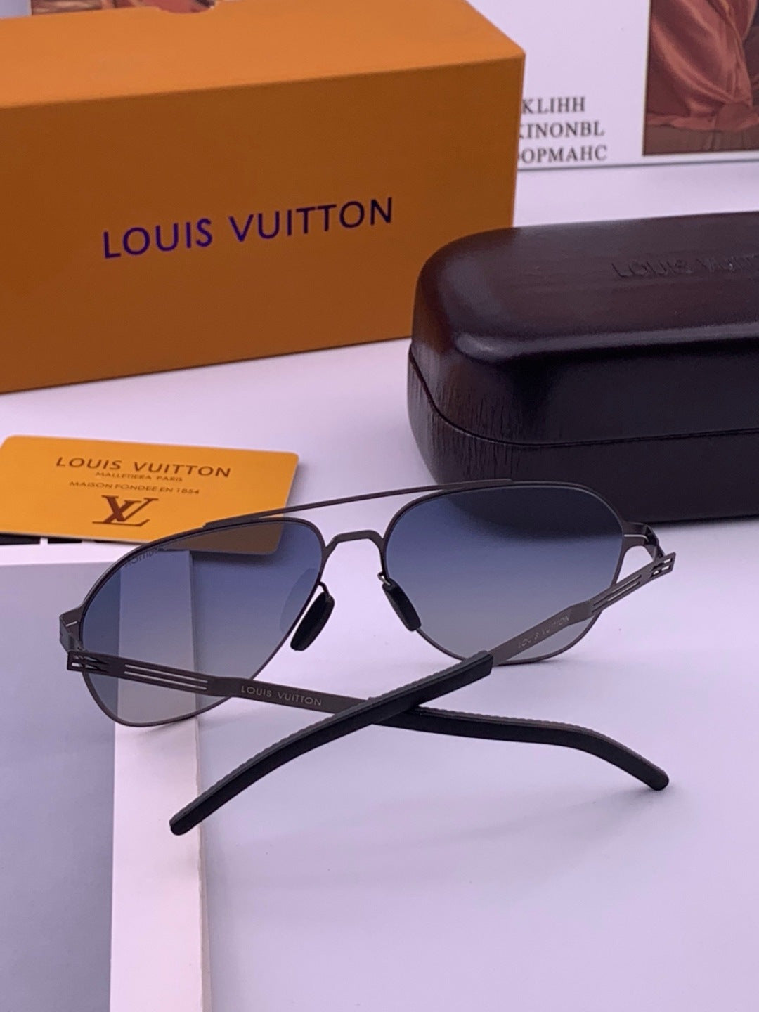 Louis Vuitton L18 Fashion Gold Lens Sunglasses for Men & Women - 357637 - detail image 5