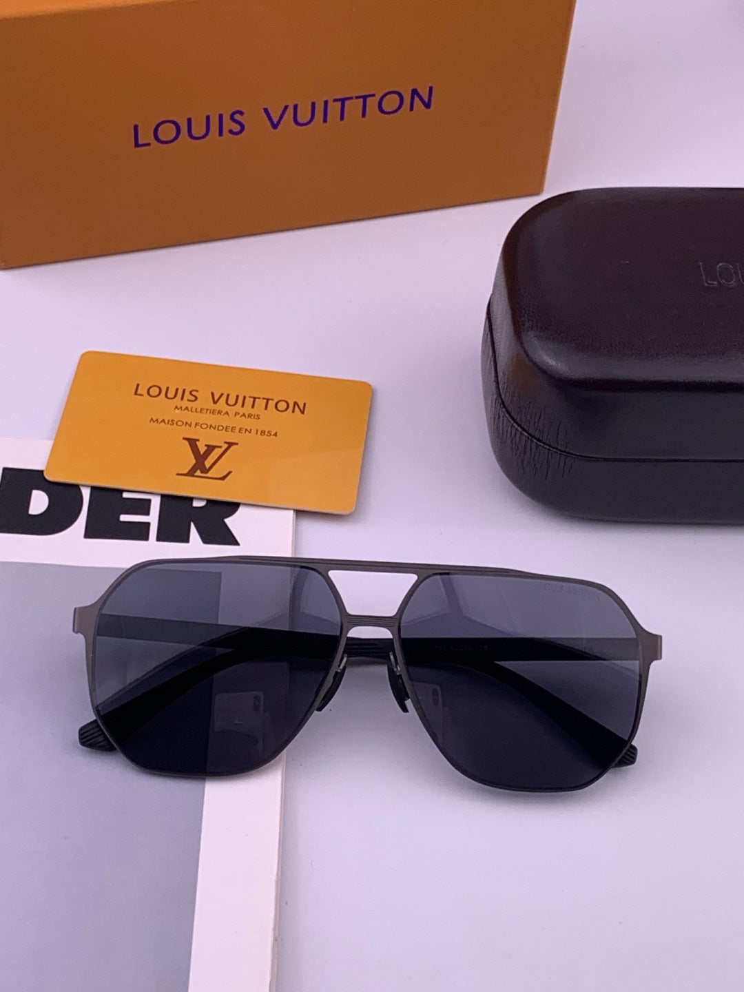 Louis Vuitton L116 Fashion Black Lens Sunglasses for Men & Women - 357642 - detail image 7