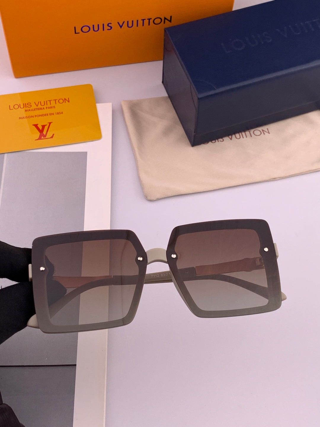Louis Vuitton L2711 Polarized Square Red Lens Sunglasses for Men & Wo - 357612