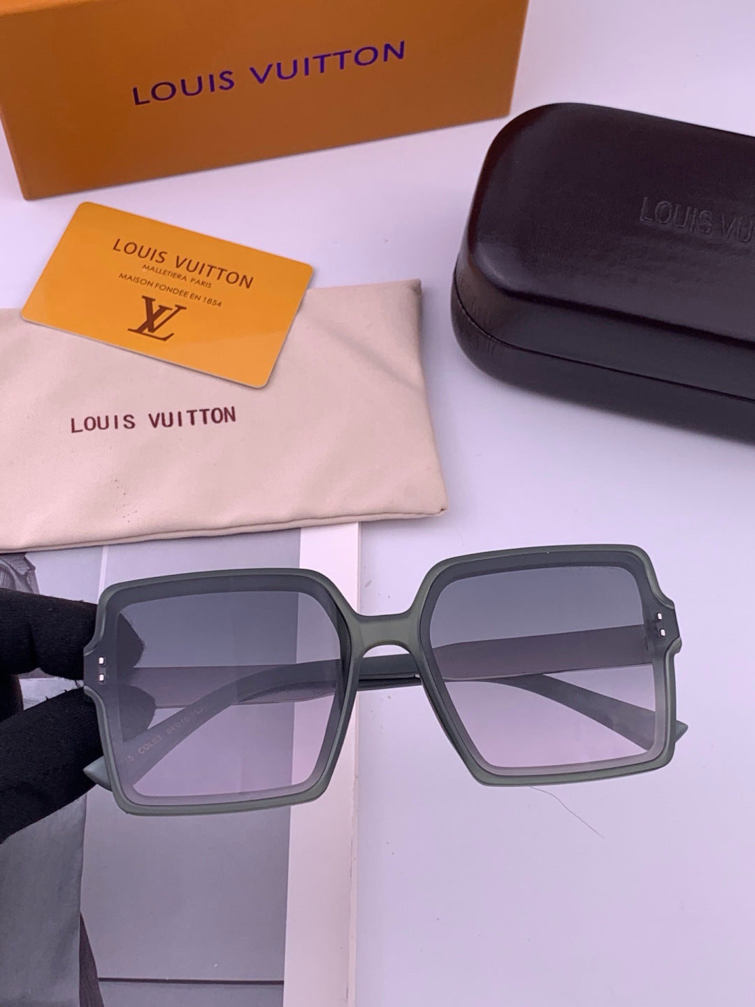 Louis Vuitton L1577 Polarized Square Gray Lens Sunglasses for Men & W - 357615