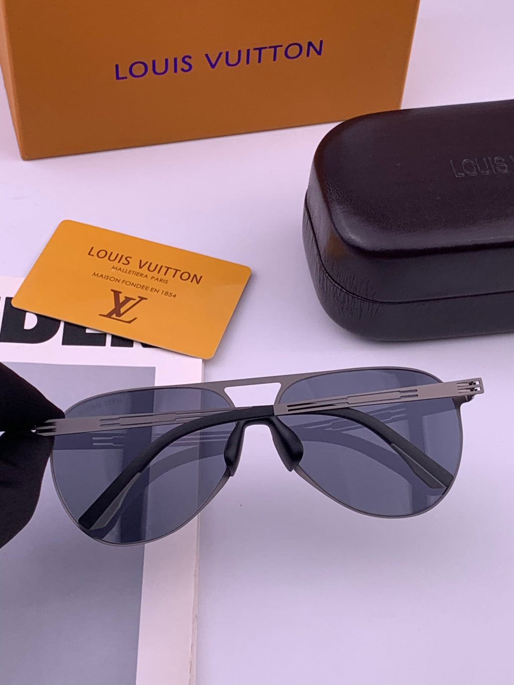 Louis Vuitton L199 Fashion Black Lens Sunglasses for Men & Women - 371452 - detail image 5