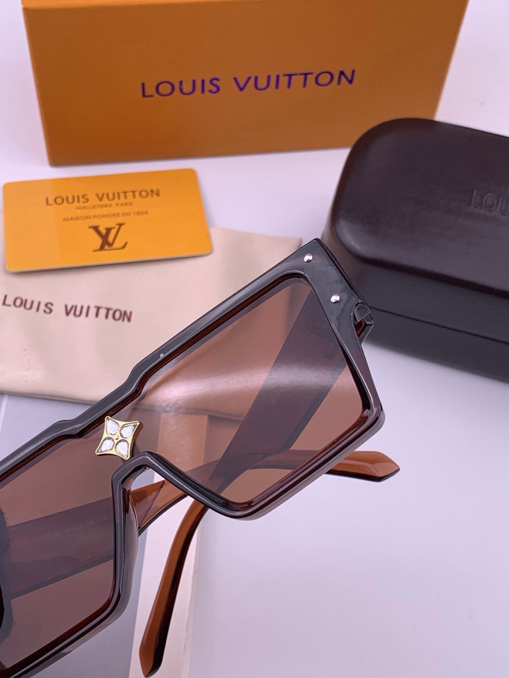 Louis Vuitton L7600 Square Black Lens Sunglasses for Women - 371446 - detail image 4
