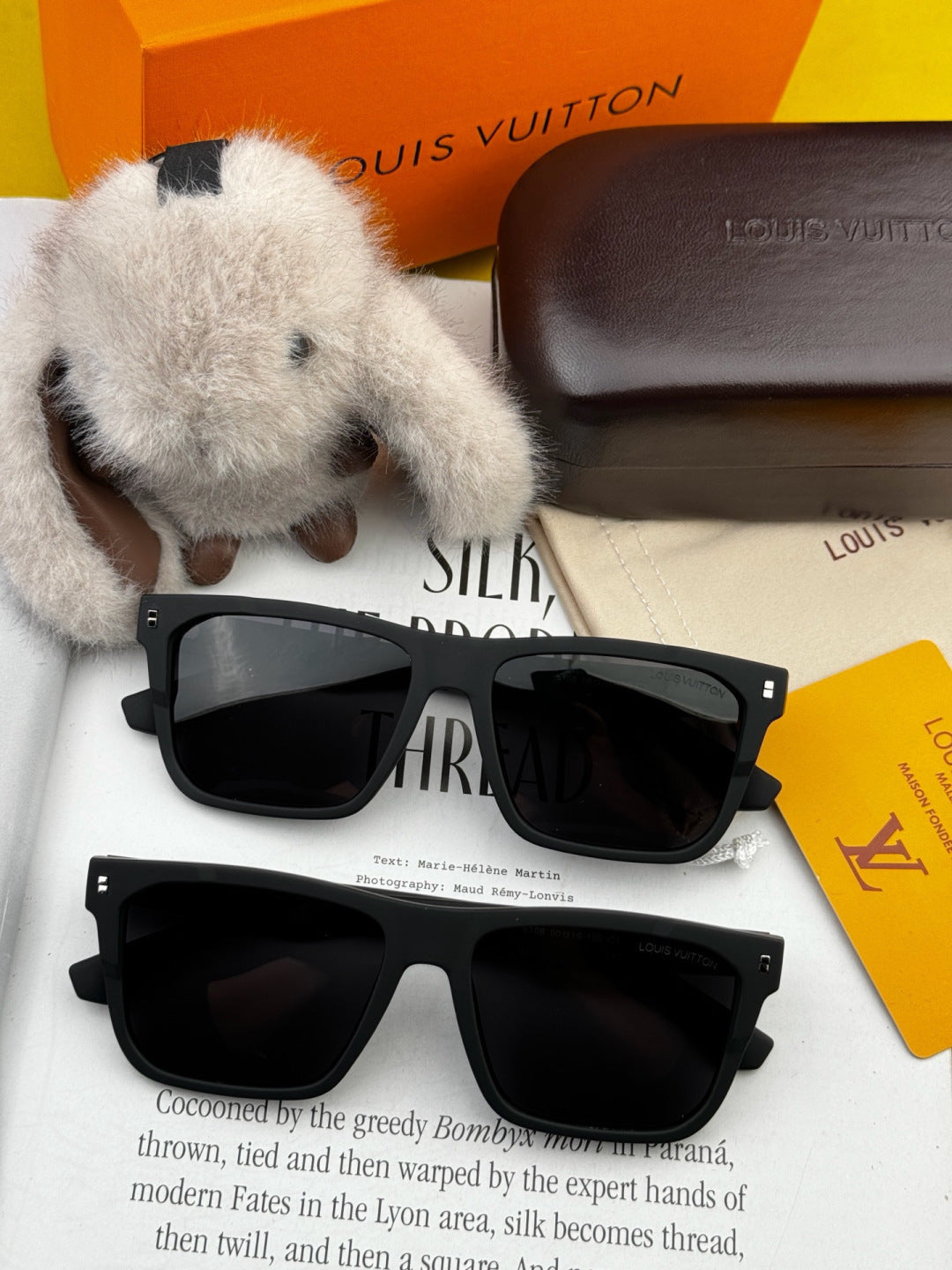 Louis Vuitton L8510 Square Gold Lens Sunglasses for Men & Women - detail image 7