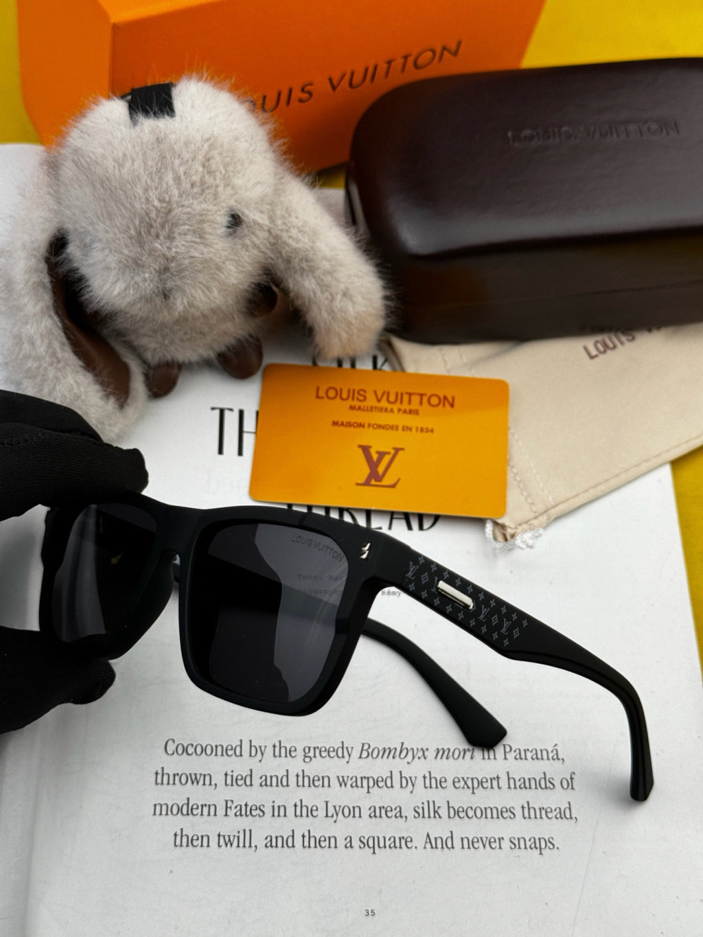 Louis Vuitton L8510 Square Gold Lens Sunglasses for Men & Women - detail image 2