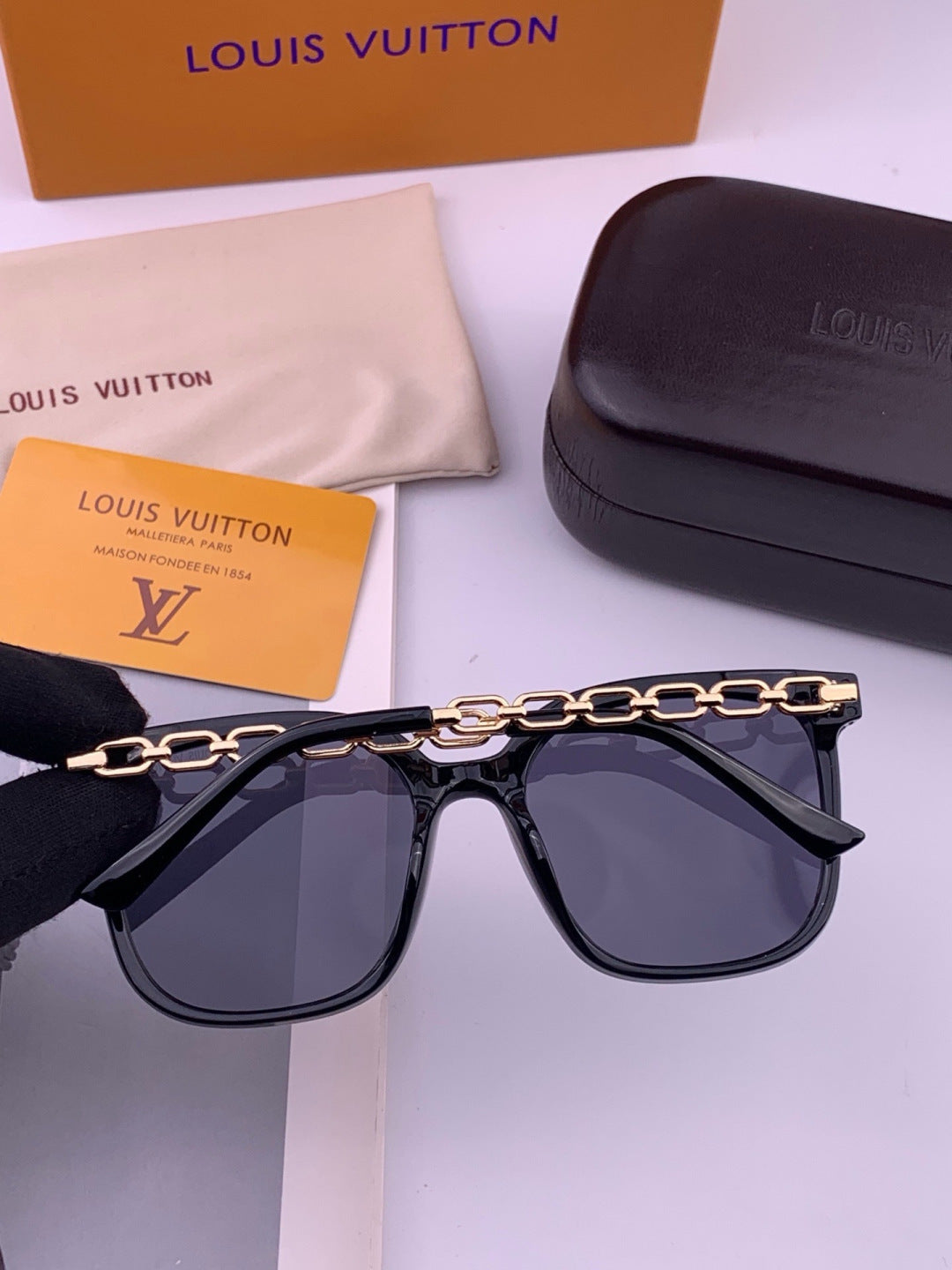 Louis Vuitton L8233 Oversized Gold Lens Sunglasses for Men & Women - 371345 - detail image 5