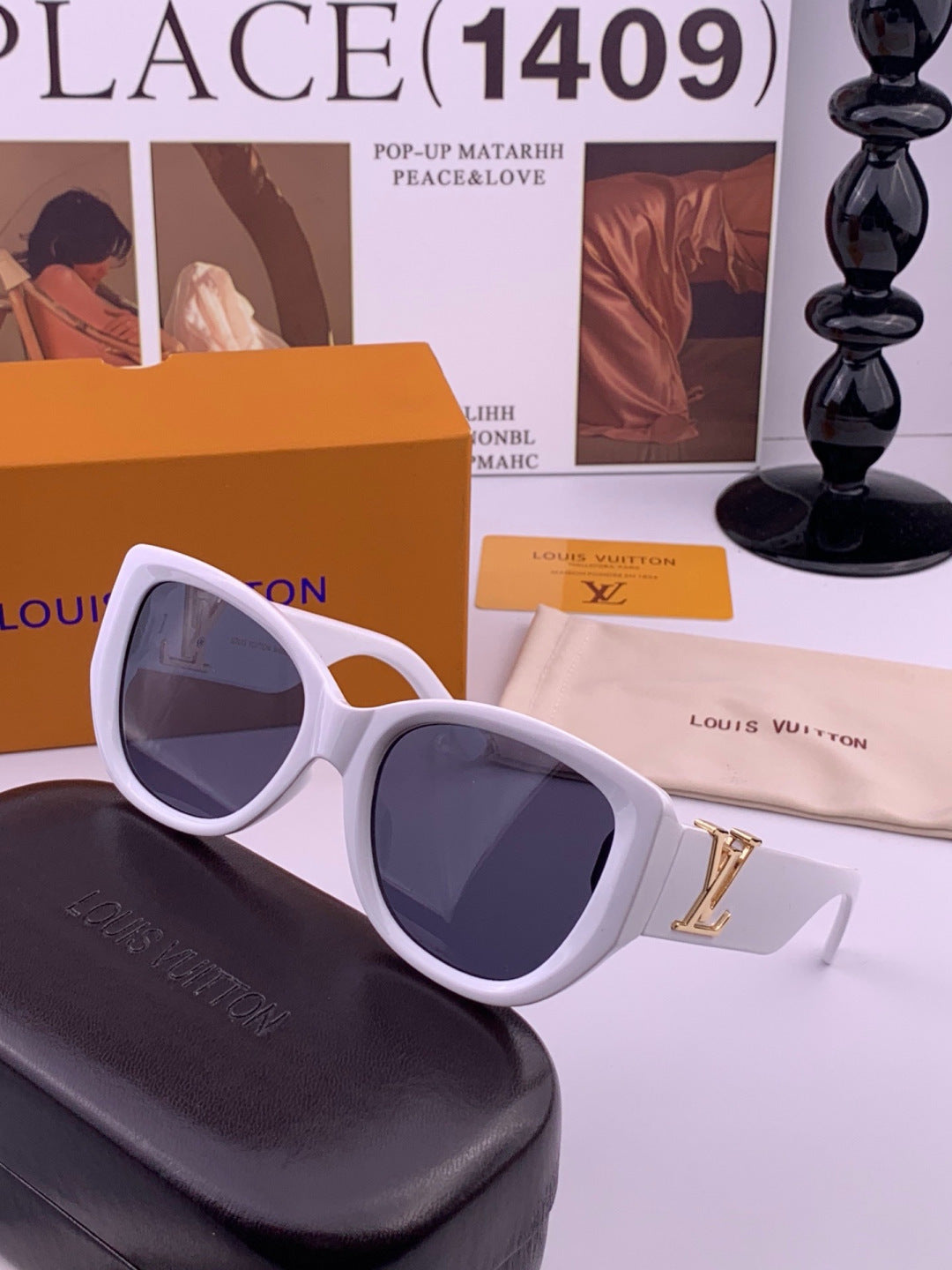 Louis Vuitton L5626 Square Pink Lens Sunglasses for Women - 371347 - detail image 2