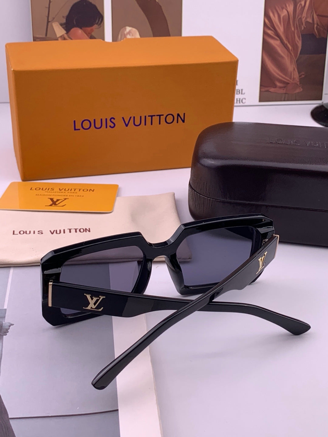 Louis Vuitton L37004 Oversized Black Lens Sunglasses for Men & Women - 371353 - detail image 7