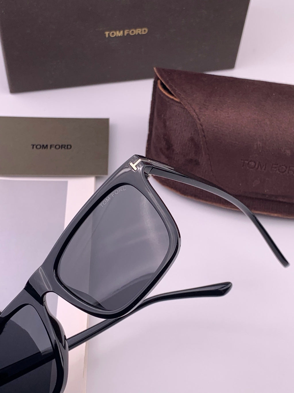 Tom Ford TF7220 Polarized Fashion Black Lens Sunglasses for Men & Wom - 372585 - detail image 2