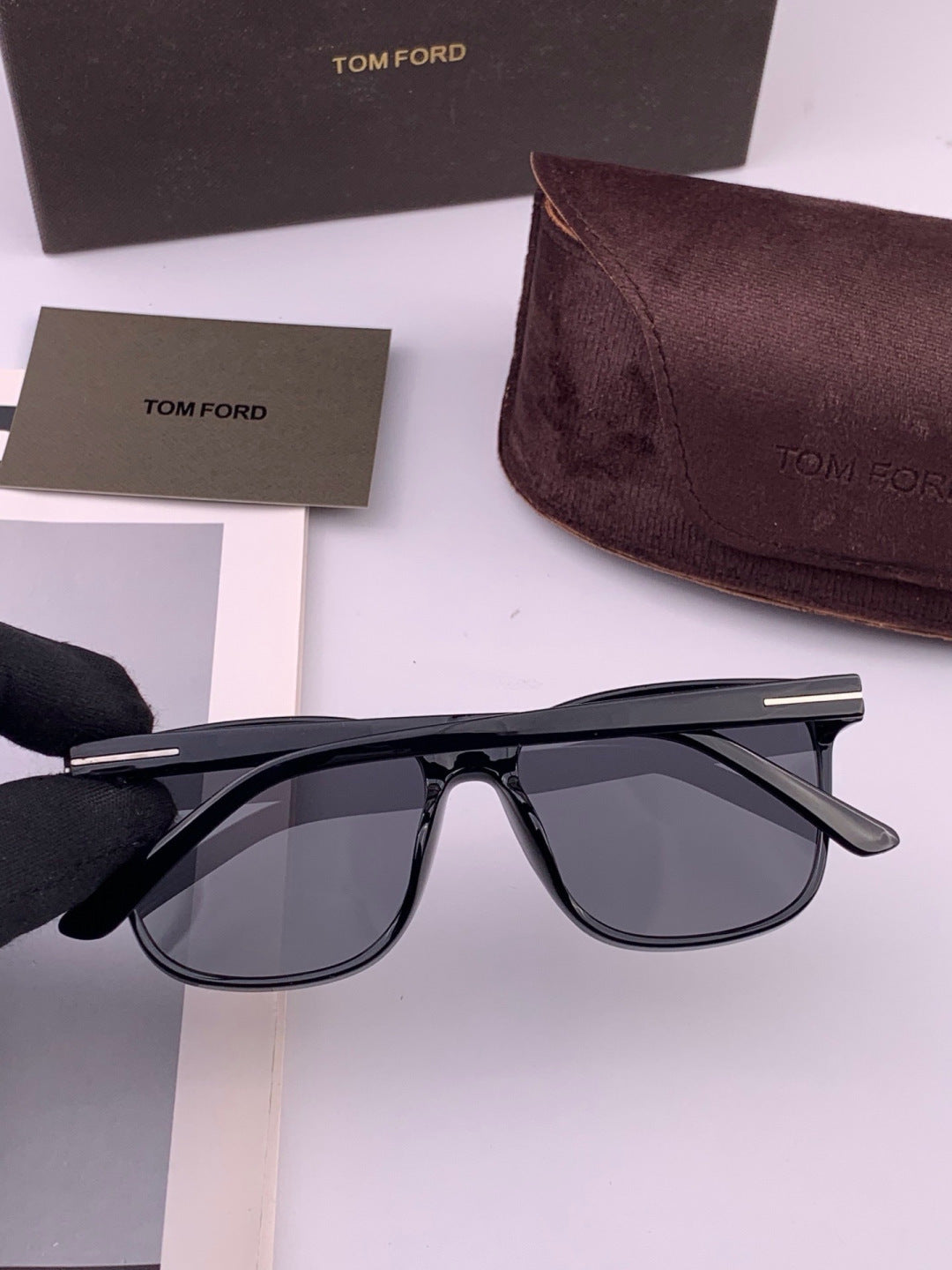 Tom Ford TF3220 Polarized Fashion Black Lens Sunglasses for Men & Wom - 372586 - detail image 4