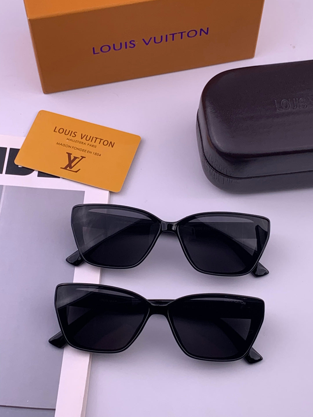 Louis Vuitton L0552 Square Brown Lens Sunglasses for Men & Women - 371334 - detail image 7
