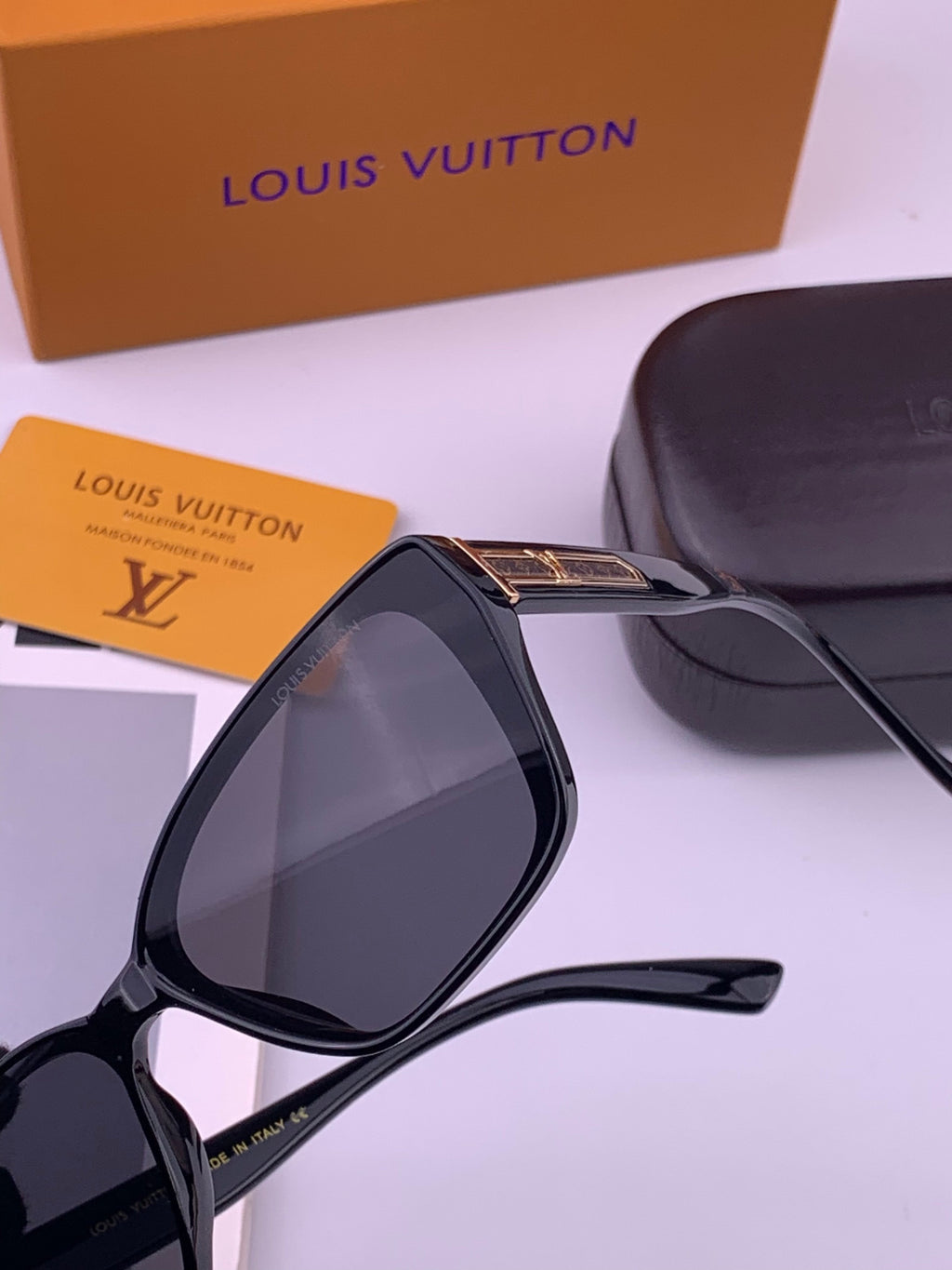 Louis Vuitton L0552 Square Brown Lens Sunglasses for Men & Women - 371334 - detail image 5