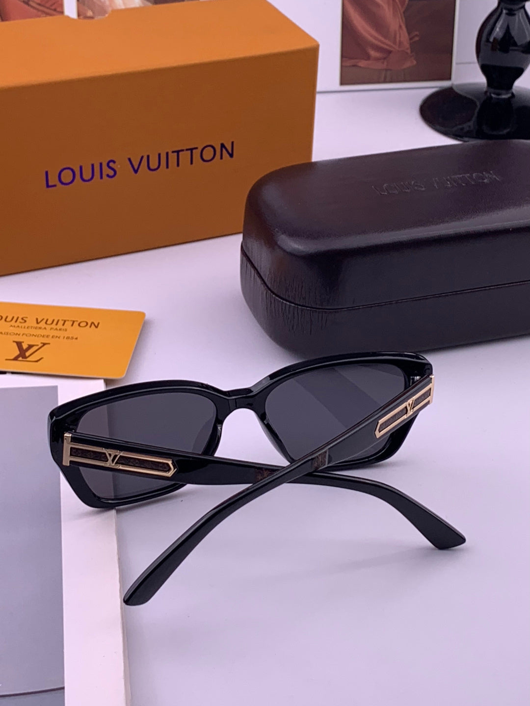 Louis Vuitton L0552 Square Brown Lens Sunglasses for Men & Women - 371334 - detail image 3