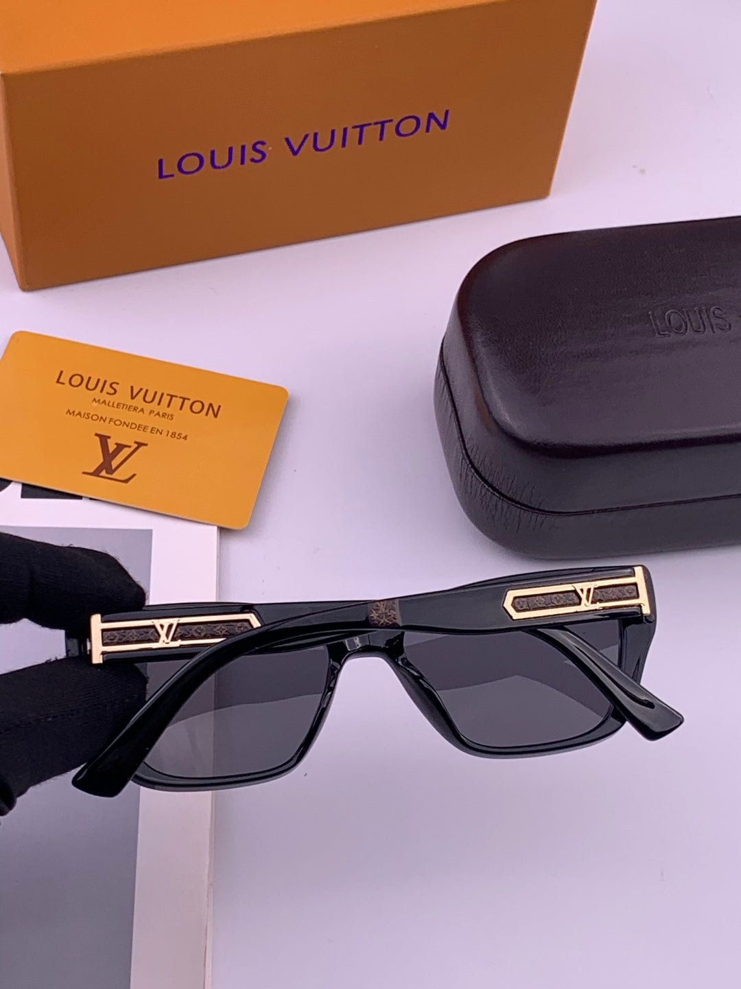 Louis Vuitton L0552 Square Brown Lens Sunglasses for Men & Women - 371334 - detail image 2