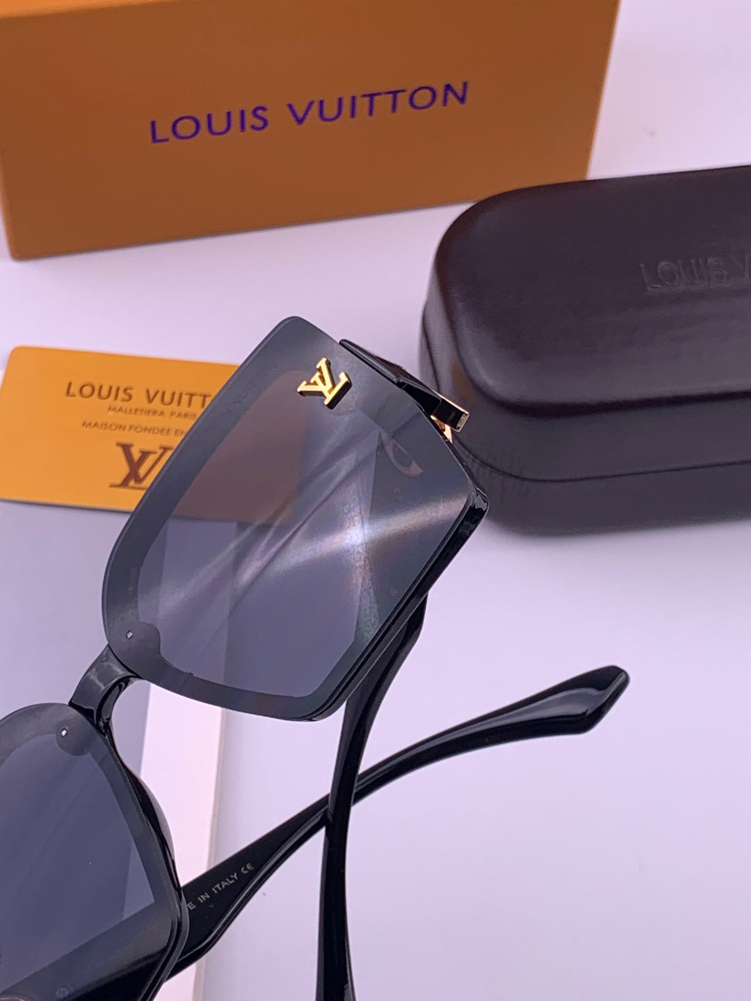 Louis Vuitton L8623 Square Black Lens Sunglasses for Men & Women - 371336 - detail image 5