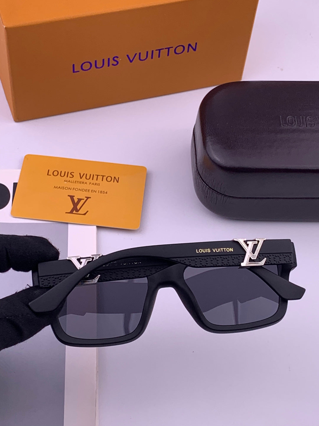 Louis Vuitton L3551 Square Gold Lens Sunglasses for Men & Women - 371338 - detail image 4