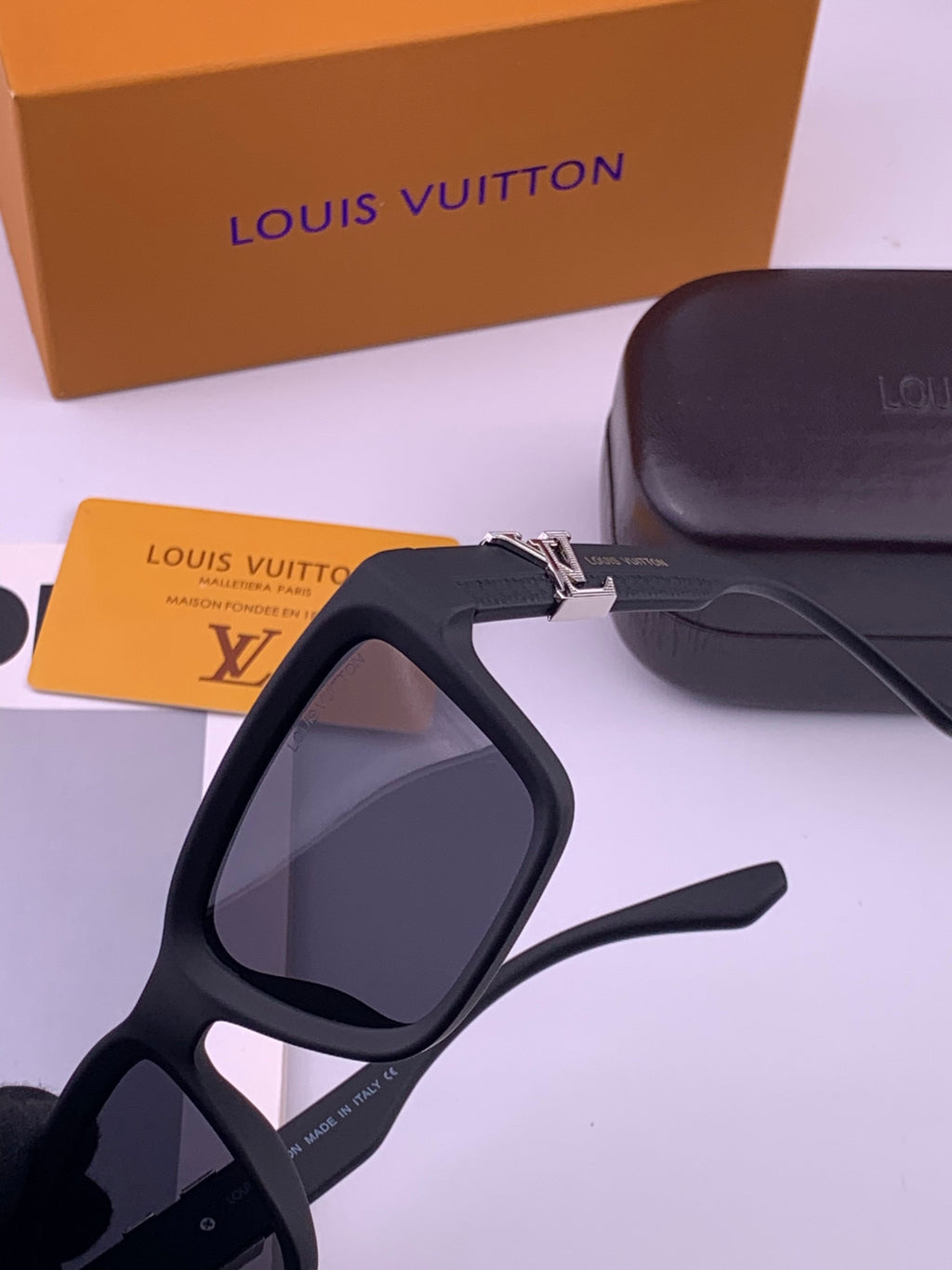 Louis Vuitton L3551 Square Gold Lens Sunglasses for Men & Women - 371338 - detail image 3