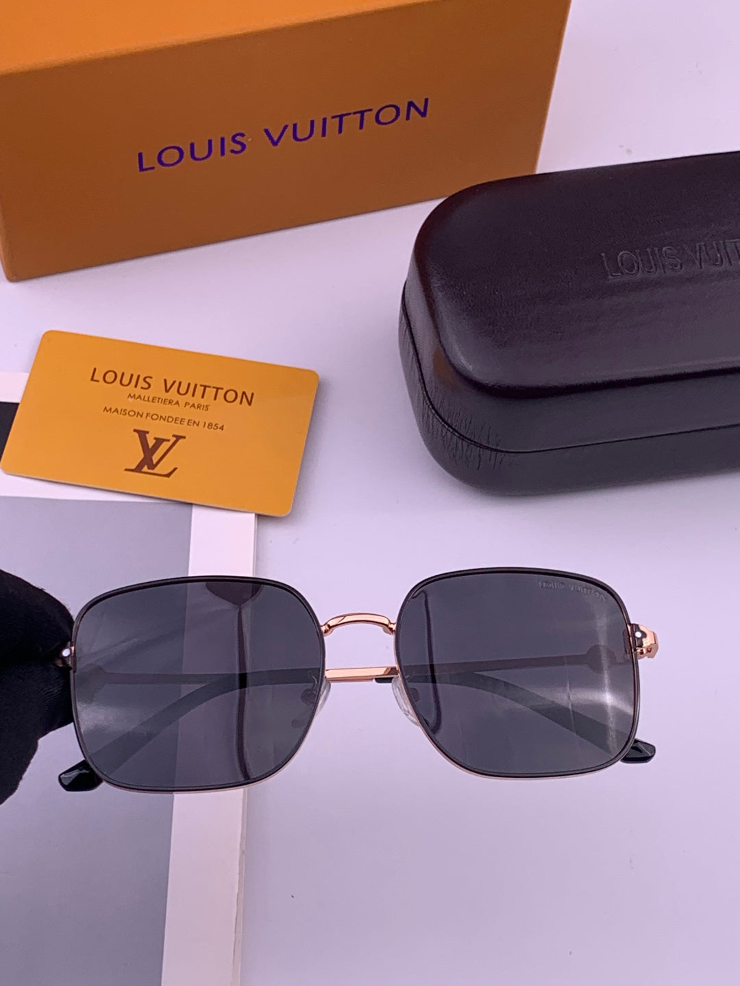 Louis Vuitton 5303 Polarized Aviator Black Lens Sunglasses for Men & - 371340