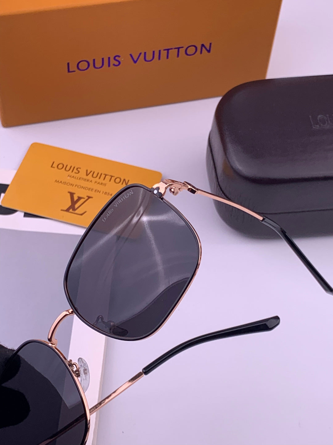 Louis Vuitton 5303 Polarized Aviator Black Lens Sunglasses for Men & - 371340 - detail image 3