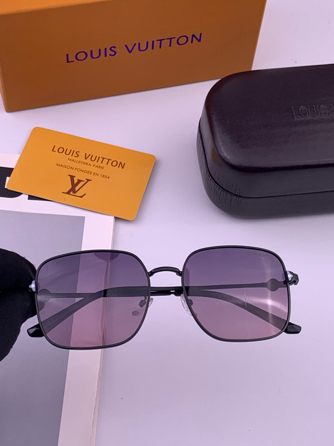 Louis Vuitton 5303 Polarized Aviator Purple Lens Sunglasses for Men & - 371341