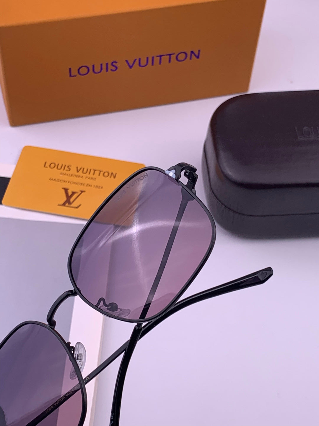 Louis Vuitton 5303 Polarized Aviator Purple Lens Sunglasses for Men & - 371341 - detail image 6