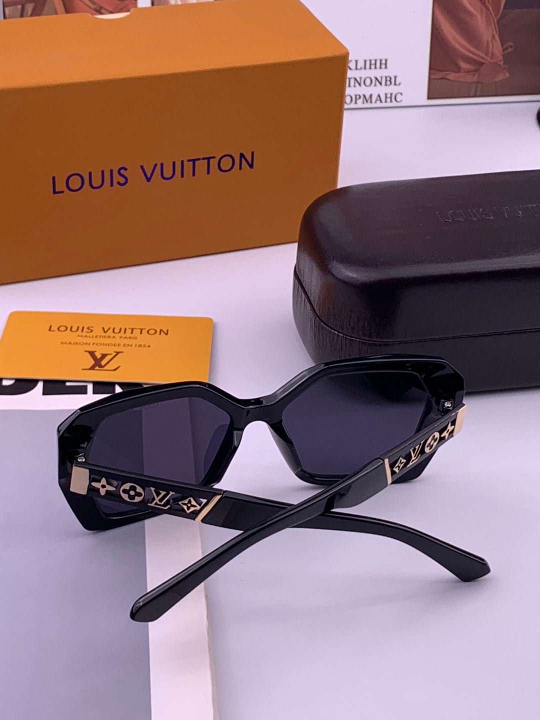 Louis Vuitton L5230 Square Black Lens Sunglasses for Men & Women - 371343 - detail image 5
