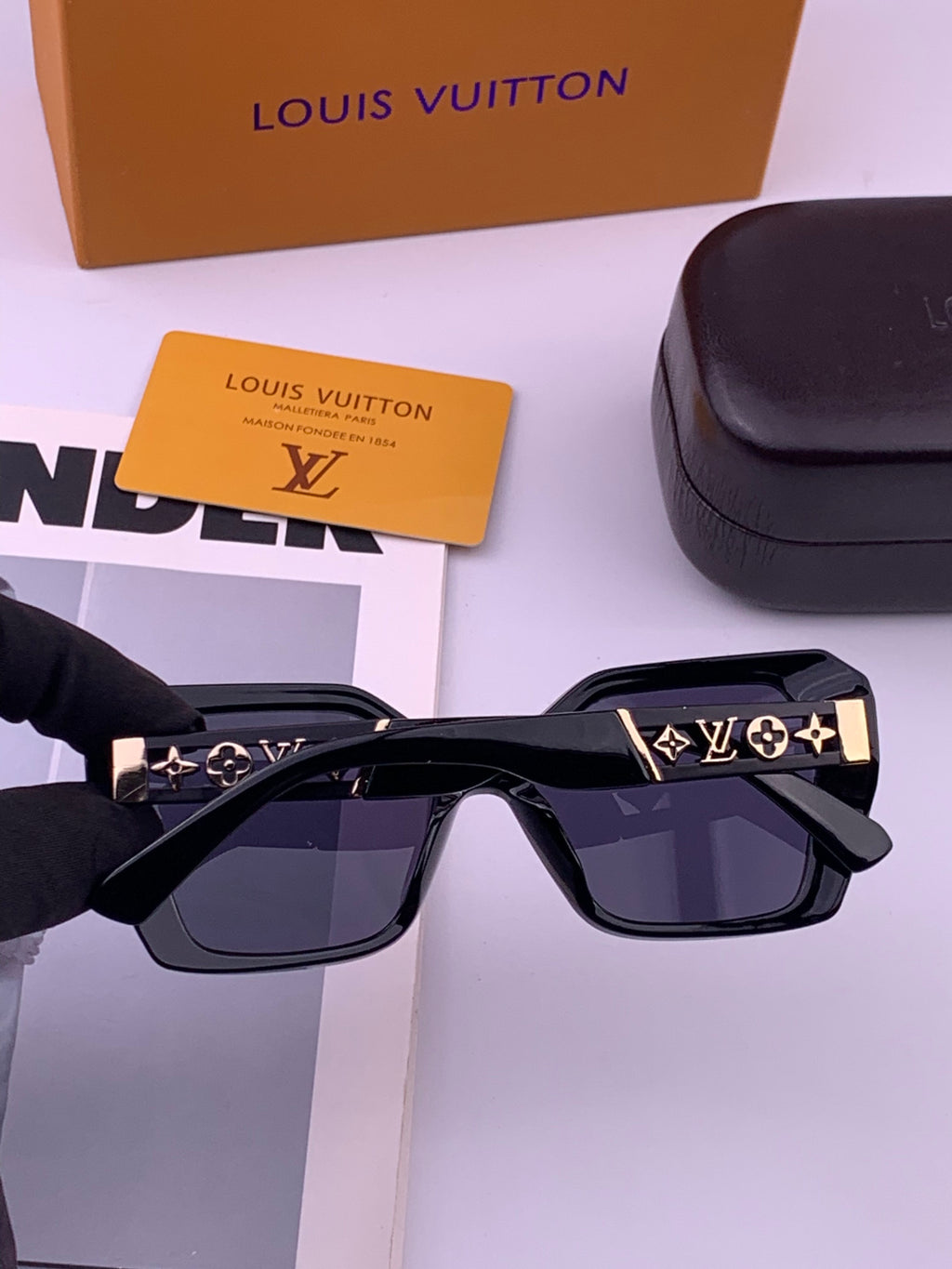 Louis Vuitton L5230 Square Black Lens Sunglasses for Men & Women - 371343 - detail image 6