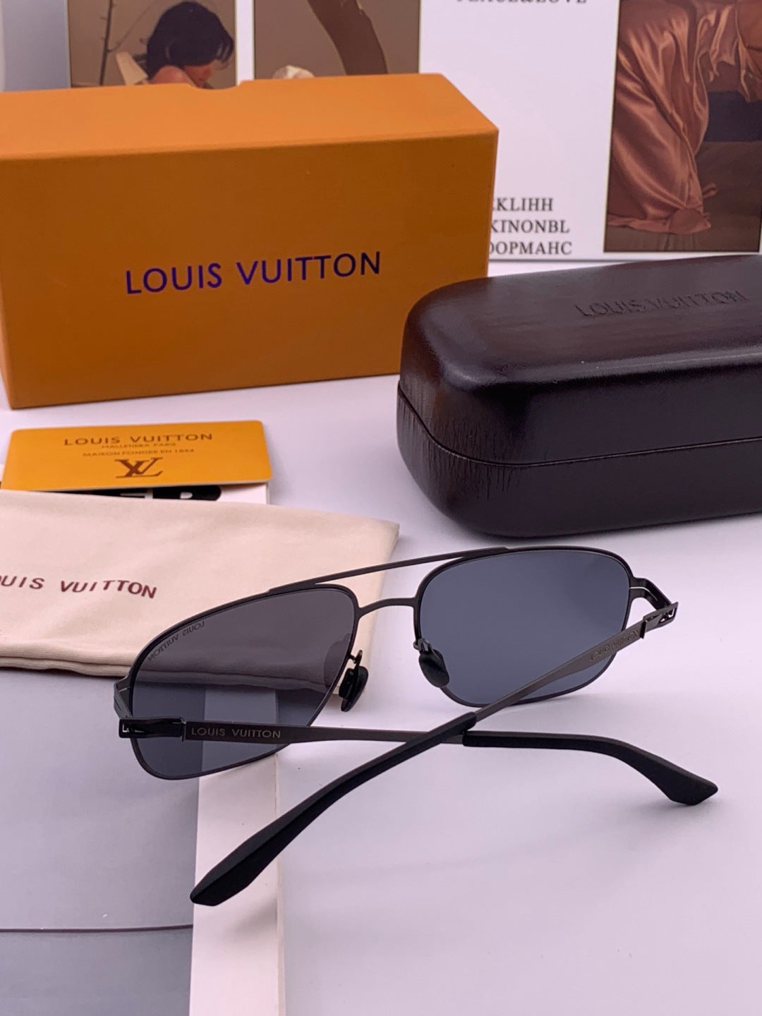 Louis Vuitton L5760 Fashion Gray Lens Sunglasses for Men & Women - 371314 - detail image 7