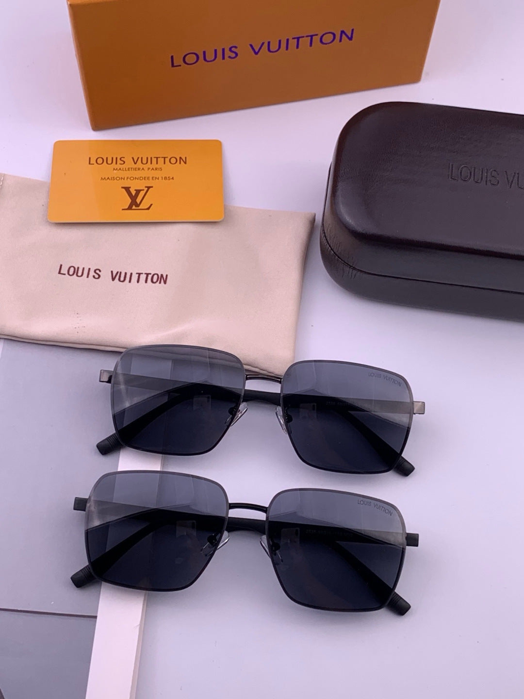 Louis Vuitton L5253 Polarized Aviator Blue Lens Sunglasses for Men - 371316 - detail image 8