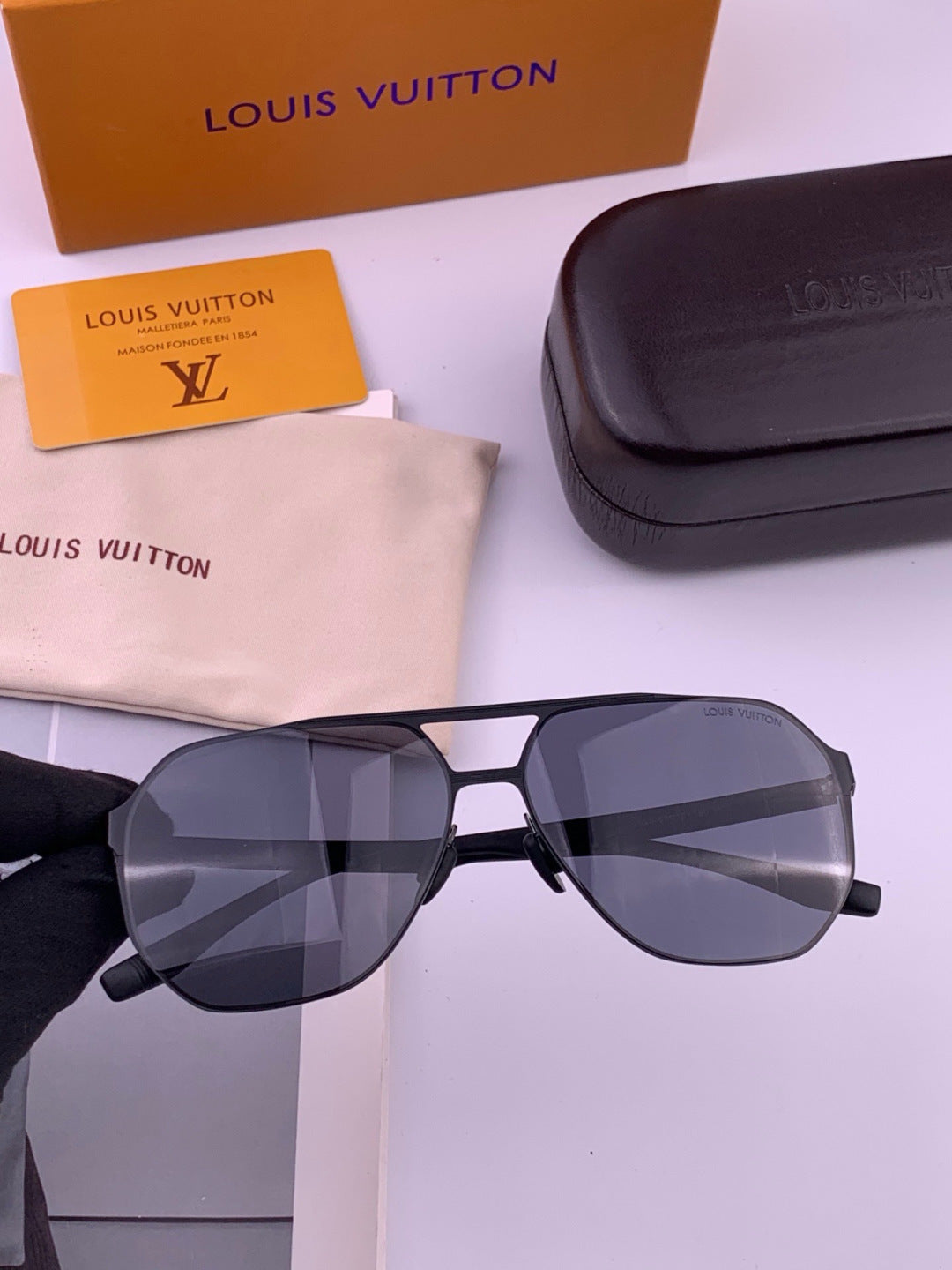 Louis Vuitton L3252 Polarized Aviator Orange Lens Sunglasses for Men - 371317 - detail image 2