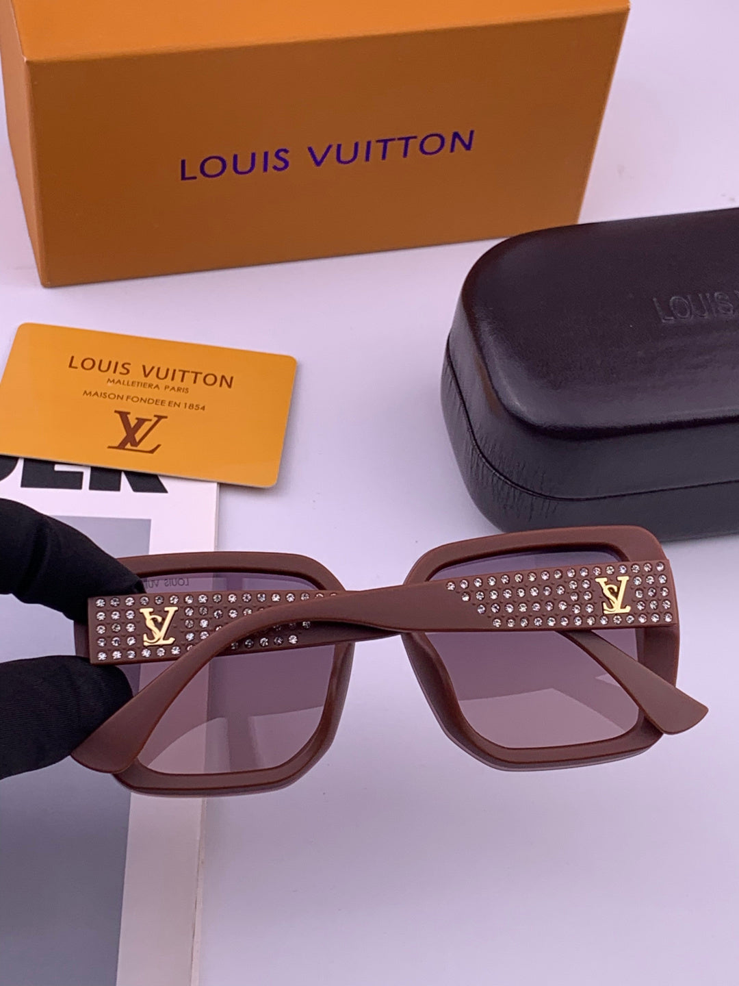 Louis Vuitton L2990 Square Black Lens Sunglasses for Men & Women - 371320 - detail image 5