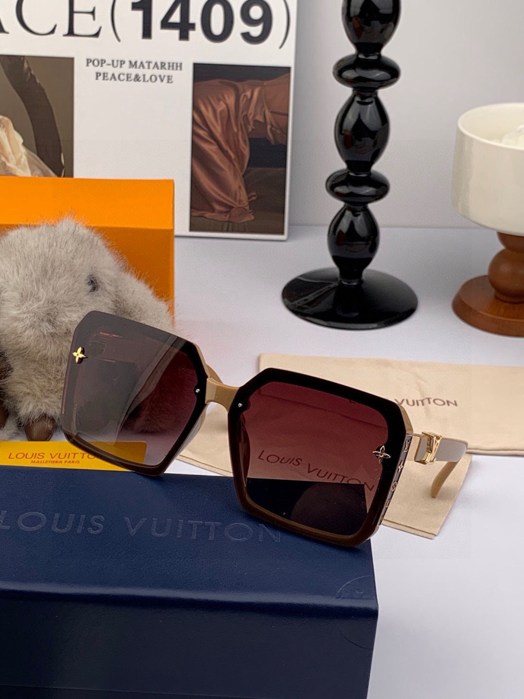 Louis Vuitton L5230 Square Red Lens Sunglasses for Men & Women - 371309 - detail image 2