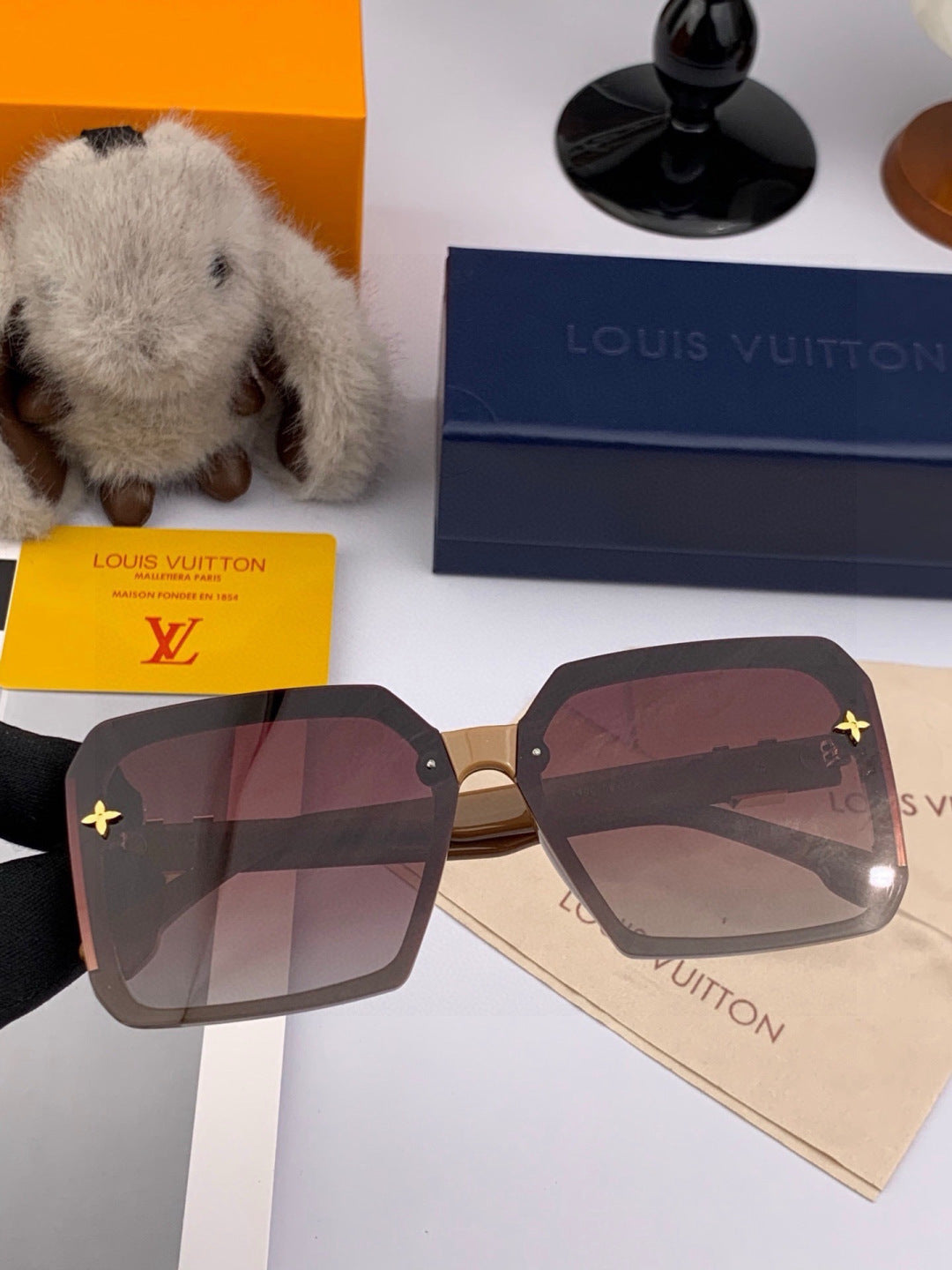 Louis Vuitton L5230 Square Red Lens Sunglasses for Men & Women - 371309