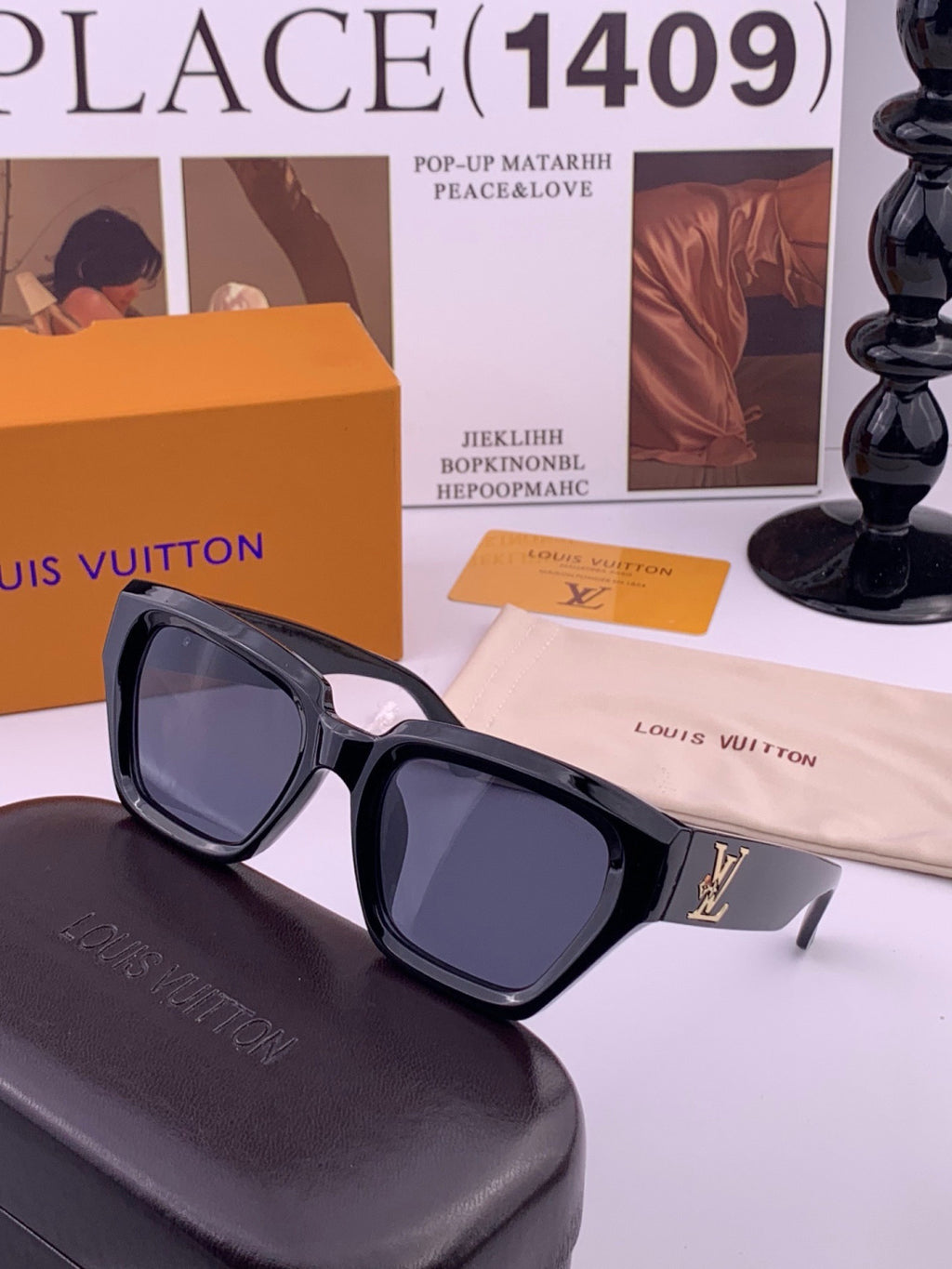 Louis Vuitton L26900 Square Black Lens Sunglasses for Women - 371312 - detail image 3