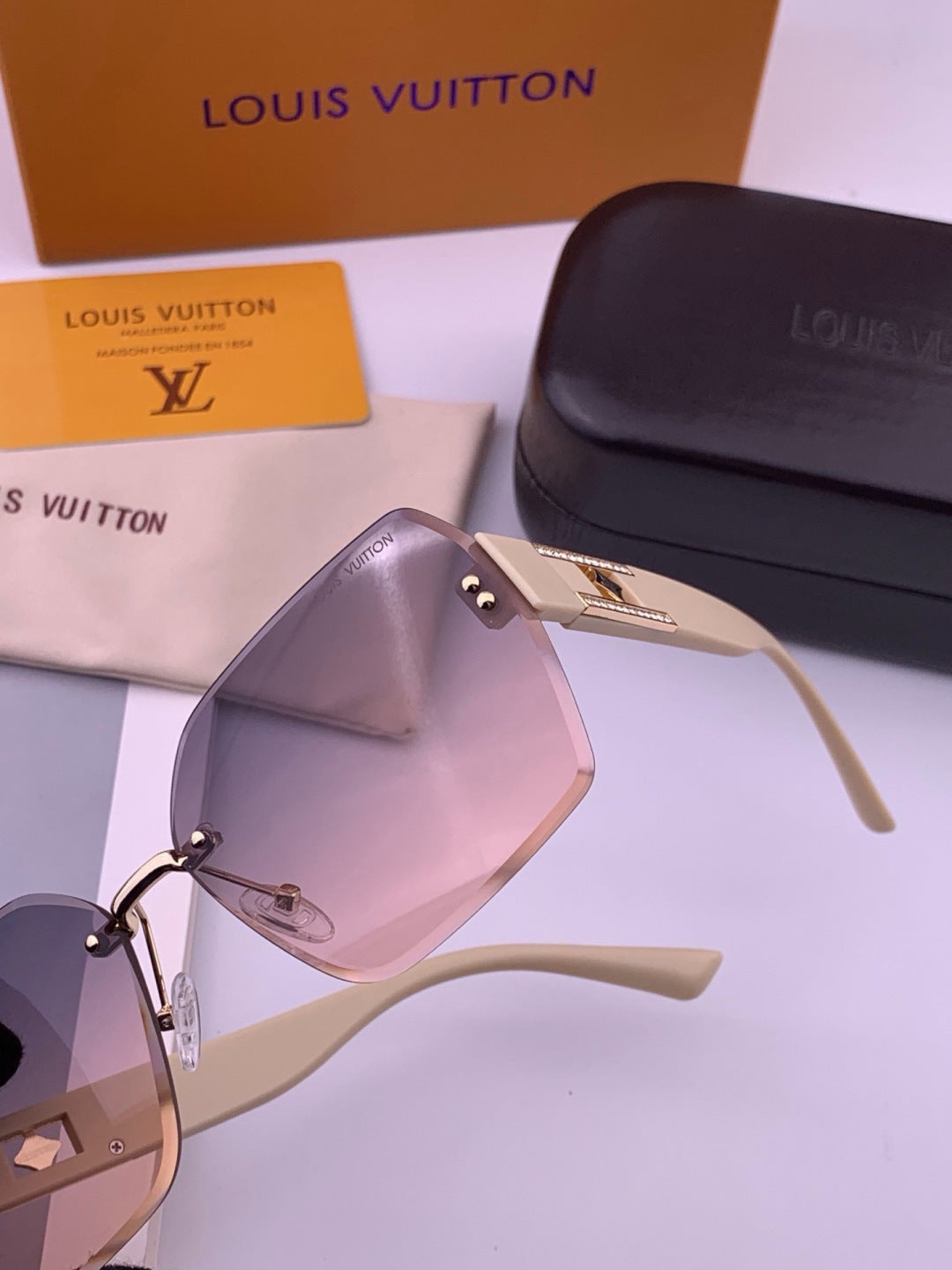 Louis Vuitton L9261 Square Gold Lens Sunglasses for Men & Women - 371297 - detail image 3