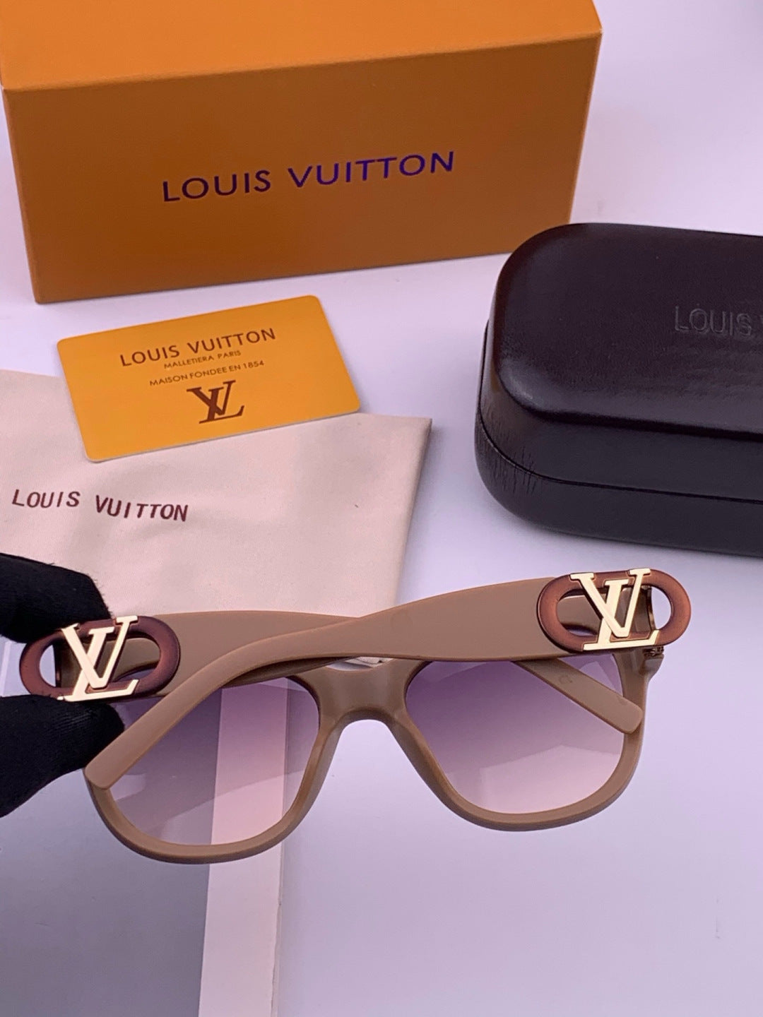 Louis Vuitton L07002 Square Purple Lens Sunglasses for Women - 371300 - detail image 6