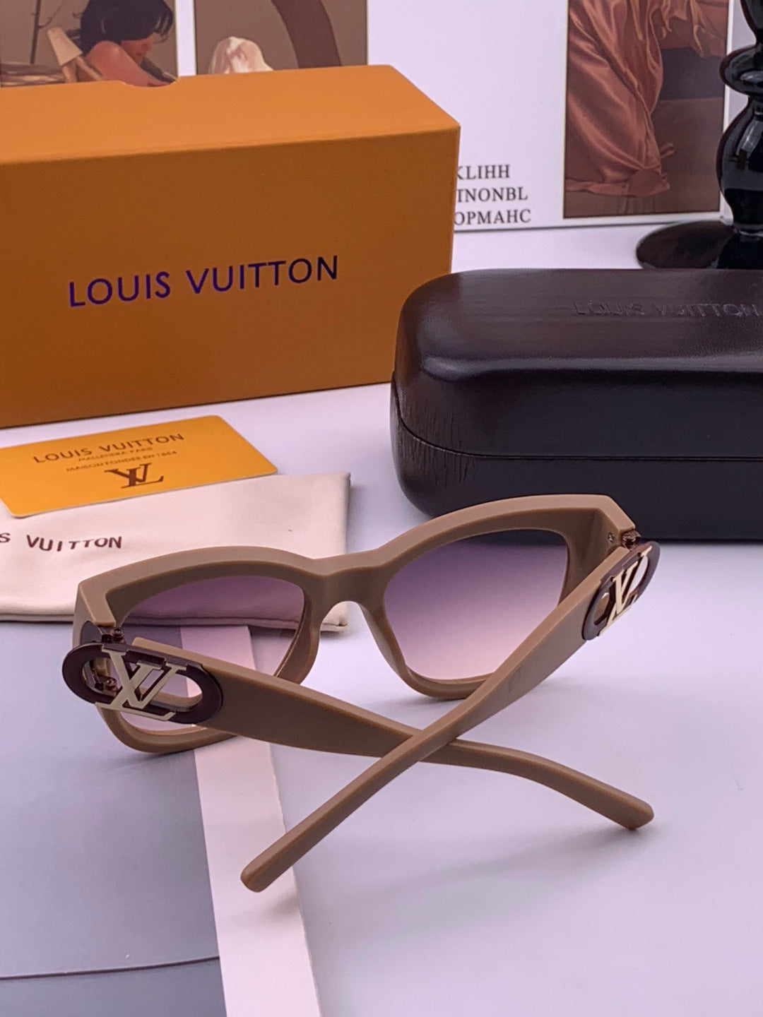 Louis Vuitton L07002 Square Purple Lens Sunglasses for Women - 371300 - detail image 7