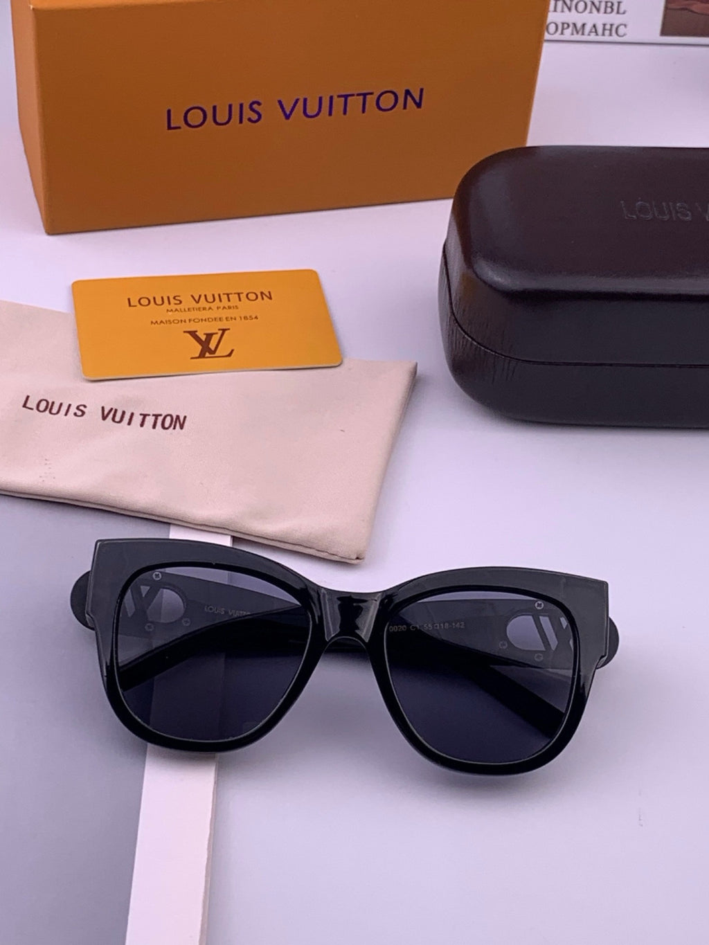 Louis Vuitton L07002 Square Black Lens Sunglasses for Women - 371301 - detail image 5