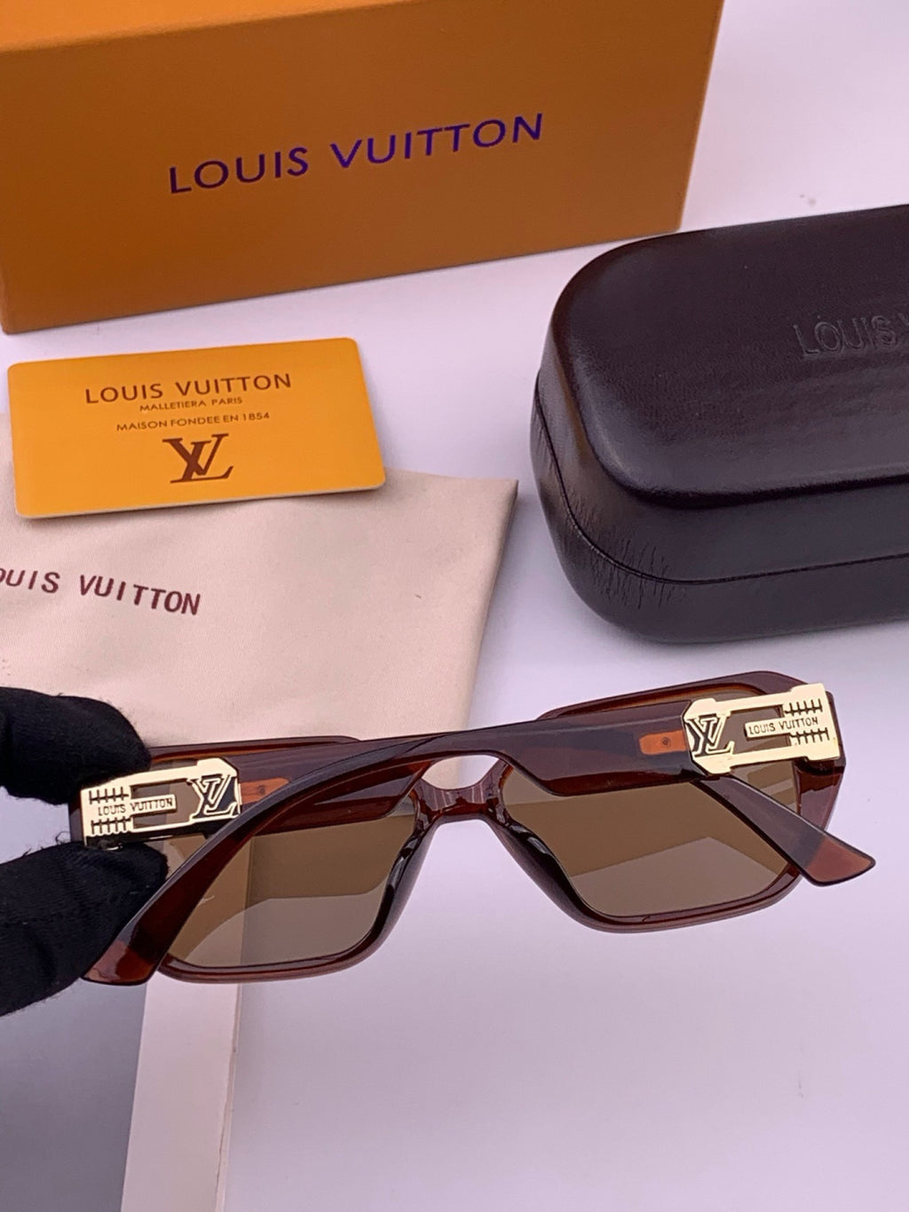 Louis Vuitton L17001 Square Black Lens Sunglasses for Women - 371303 - detail image 5