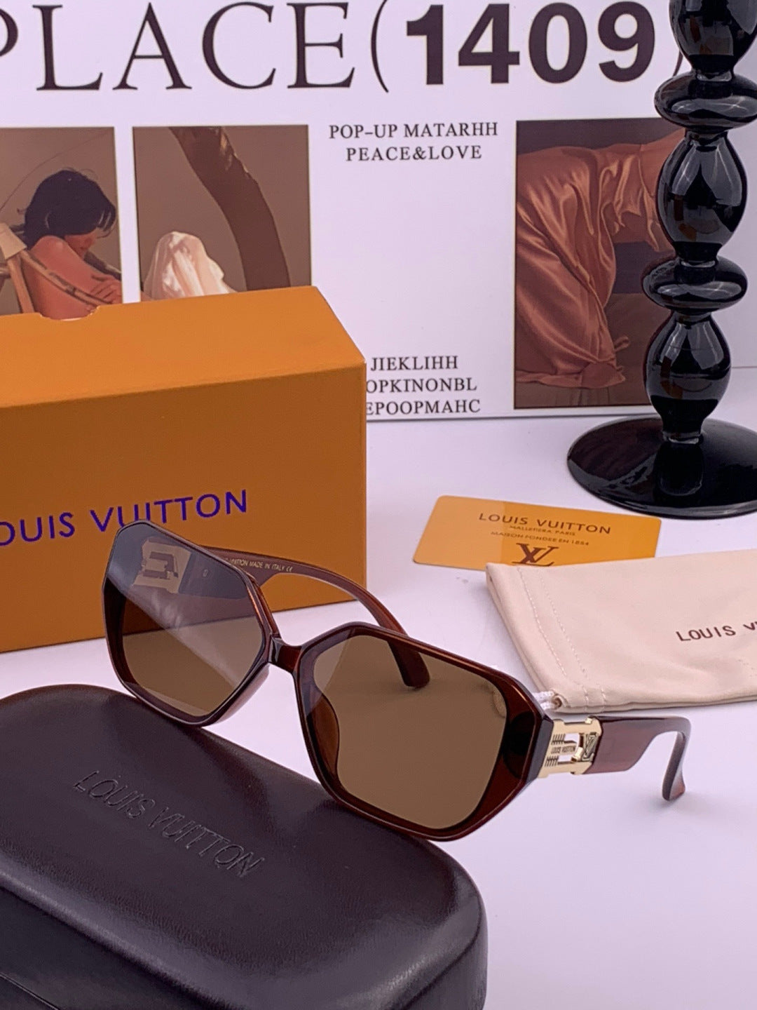 Louis Vuitton L17001 Square Black Lens Sunglasses for Women - 371303 - detail image 2