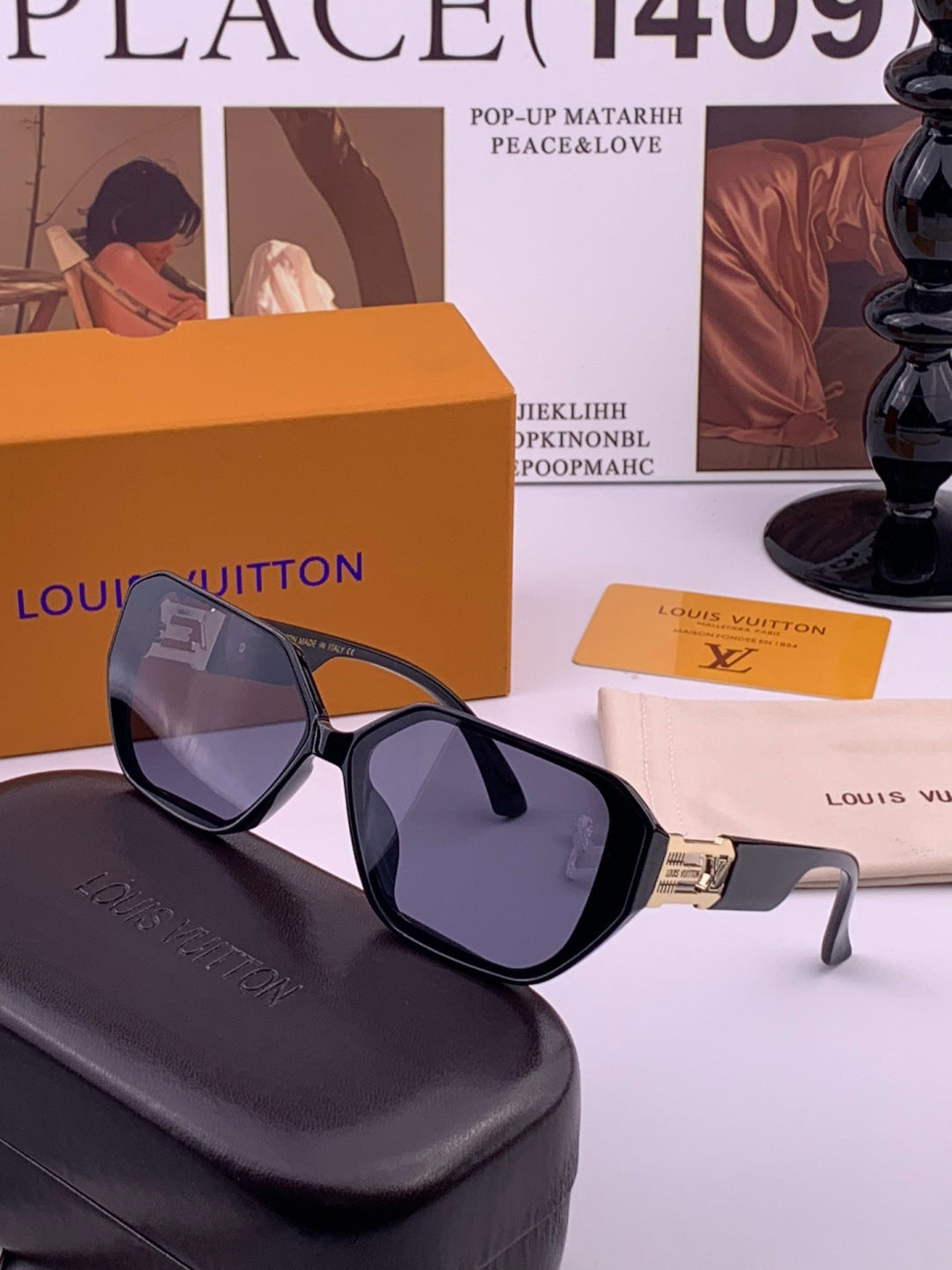 Louis Vuitton L17001 Square Black Lens Sunglasses for Women - 371304 - detail image 2