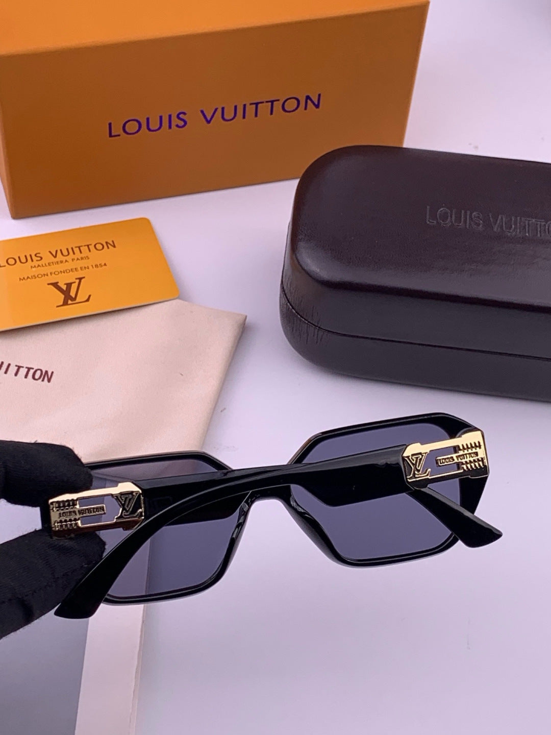 Louis Vuitton L17001 Square Black Lens Sunglasses for Women - 371304 - detail image 5