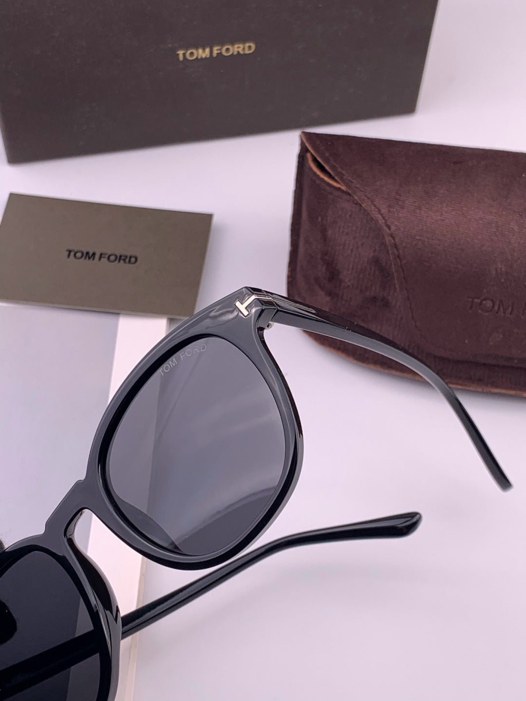 Tom Ford TF4220 Polarized Fashion Gold Lens Sunglasses for Men & Wome - 383082