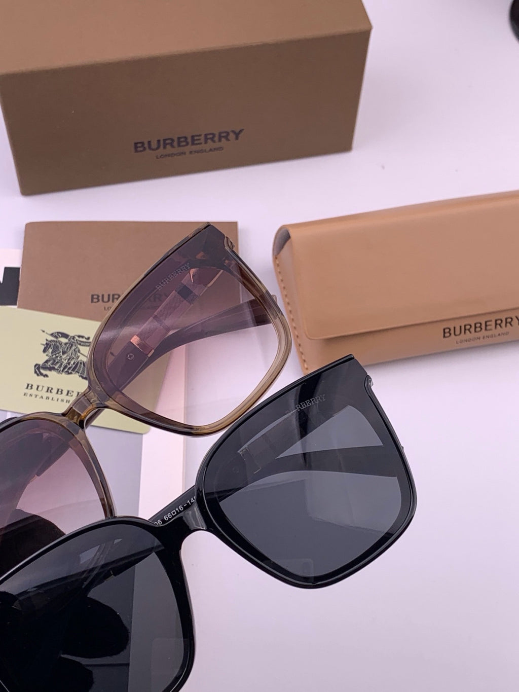 Louis Vuitton L7600 Square Gold Lens Sunglasses for Women - detail image 3
