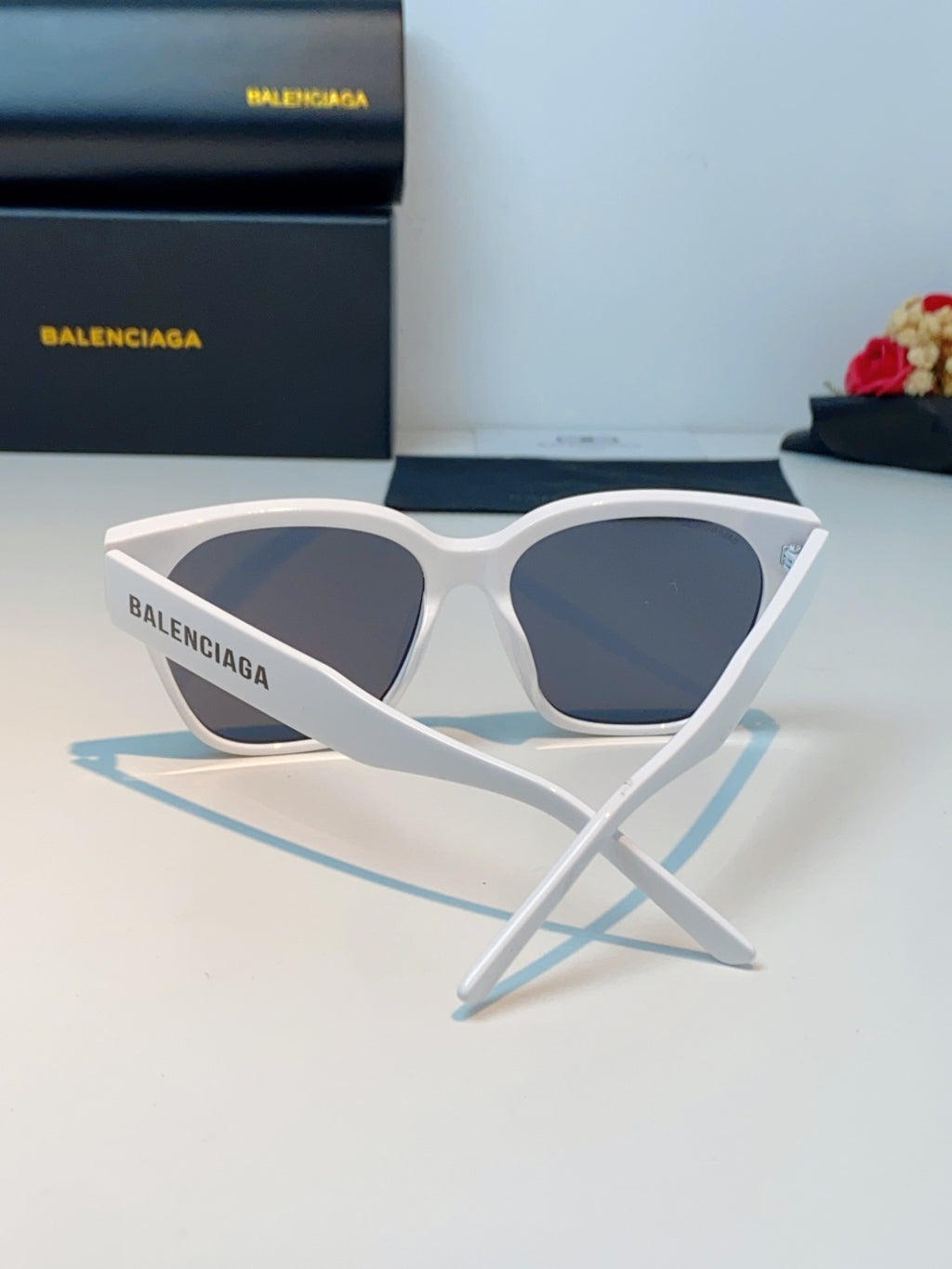 Balenciaga Cat-Eye Gray Lens Sunglasses for Men & Women - detail image 3