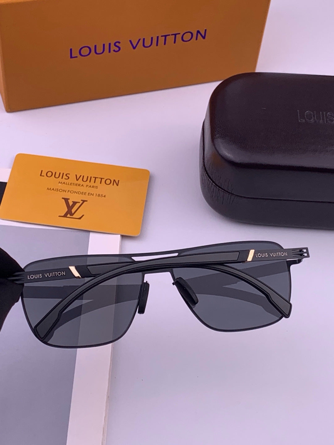 Louis Vuitton L816 Fashion Gold Lens Sunglasses for Men & Women - 381933 - detail image 4