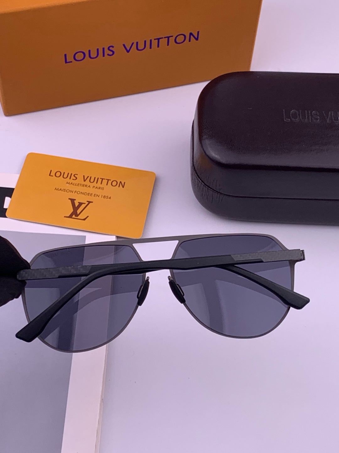 Louis Vuitton L315 Fashion Gold Lens Sunglasses for Men & Women - 381935 - detail image 4