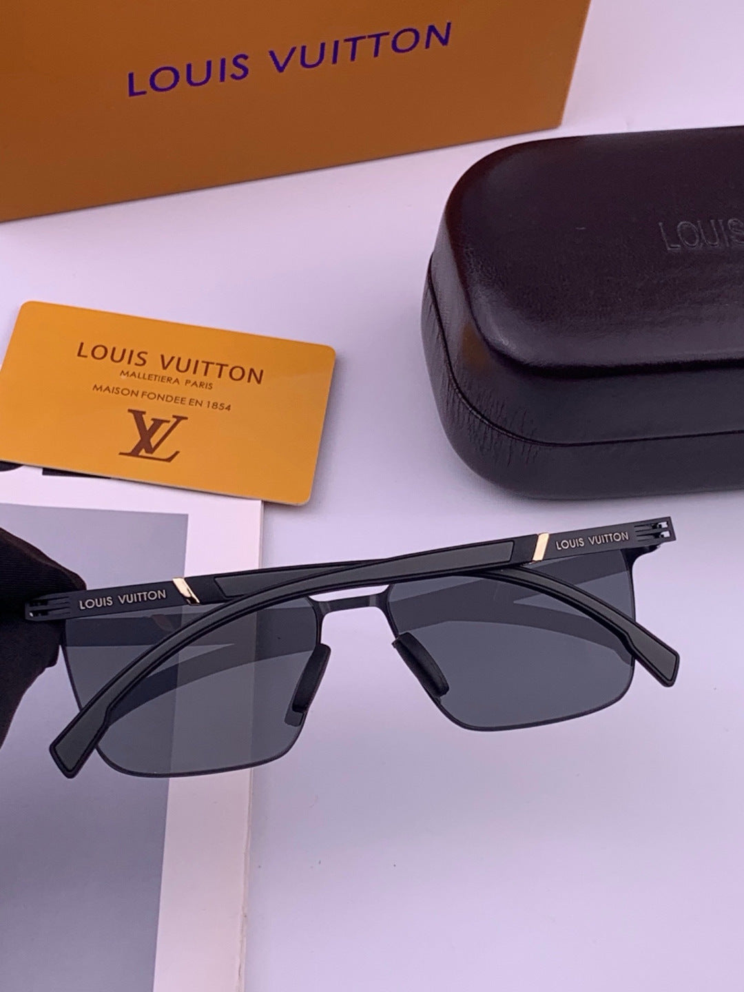 Louis Vuitton L516 Fashion Gold Lens Sunglasses for Men & Women - 381936 - detail image 4