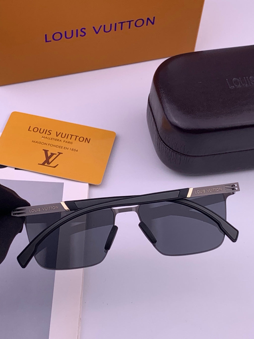 Louis Vuitton L516 Fashion Gold Lens Sunglasses for Men & Women - 381938 - detail image 5